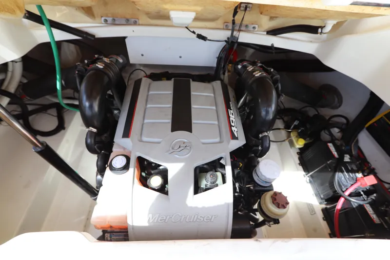 Slide: The Image of 2009 Sea Ray 270 Select EX engine compartment with MerCruiser engine. - 38