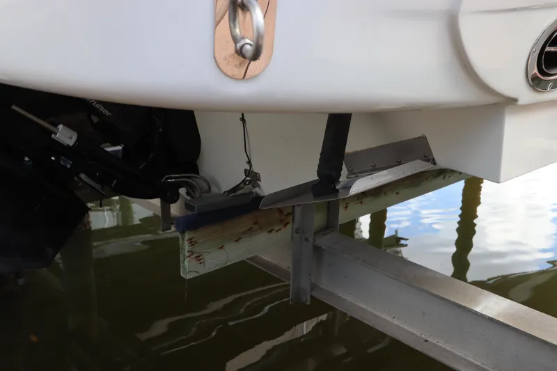 Slide: The Image of Rear view of a 2009 Sea Ray 270 Select EX boat on trailer. - 5