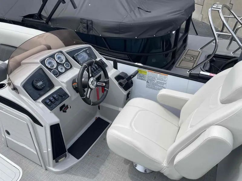 Slide: The Image of Sylvan Mirage X5 2024 - 10