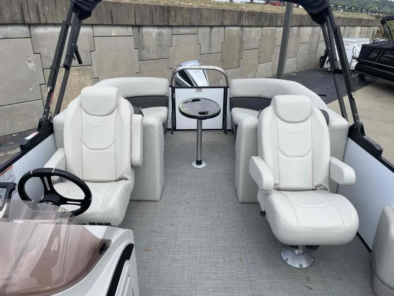 Slide: The Image of Sylvan Mirage X5 2024 - 9