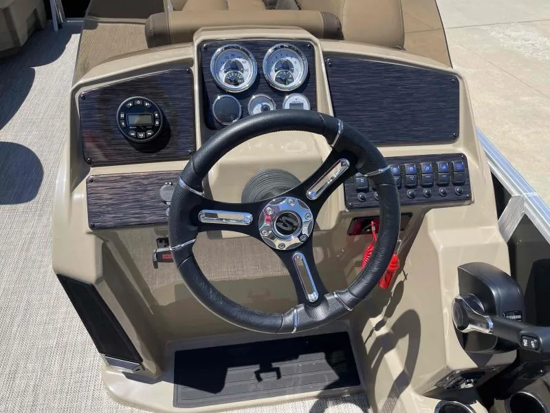 Slide: The Image of Sylvan Mirage 8524 LZ 2024 - 16