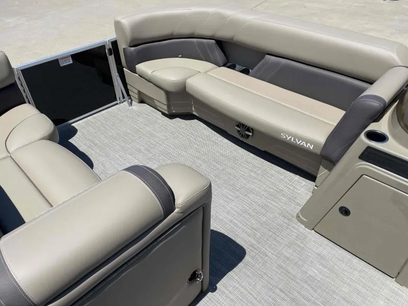 Slide: The Image of Sylvan Mirage 8524 LZ 2024 - 18