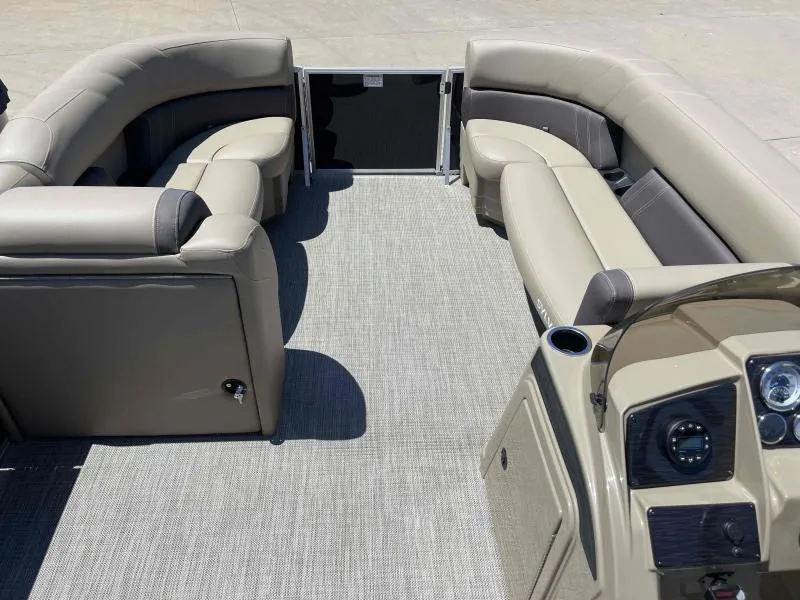 Slide: The Image of Sylvan Mirage 8524 LZ 2024 - 19