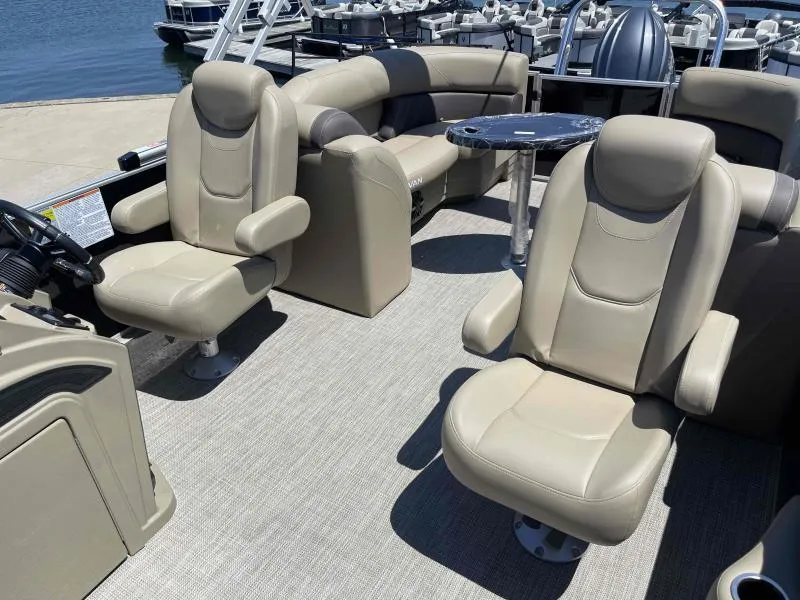 Slide: The Image of Sylvan Mirage 8524 LZ 2024 - 8