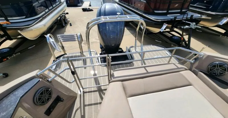 Slide: The Image of Starcraft MX 25 Q DH 2024 - 18