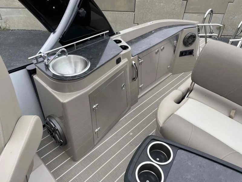 Slide: The Image of Starcraft MX 25 Q DH 2024 - 4