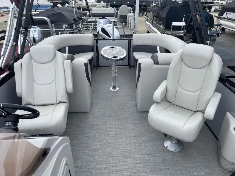 Slide: The Image of Sylvan Mirage X5 2024 - 10