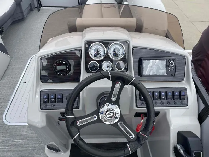 Slide: The Image of Sylvan Mirage X5 2024 - 12