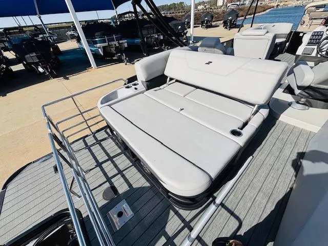 Slide: The Image of 2023 Starcraft SLS-5 Q DH boat with spacious seating and modern design. - 7