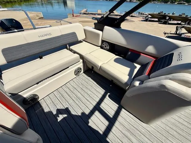 Slide: The Image of Harris SOLSTICE 250 2024 - 20