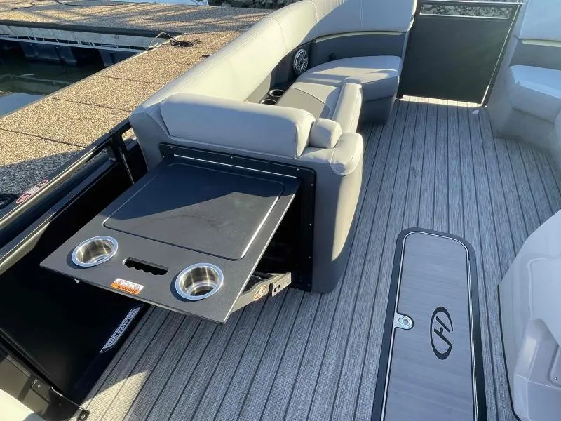 Slide: The Image of Harris SOLSTICE 230 2024 - 10