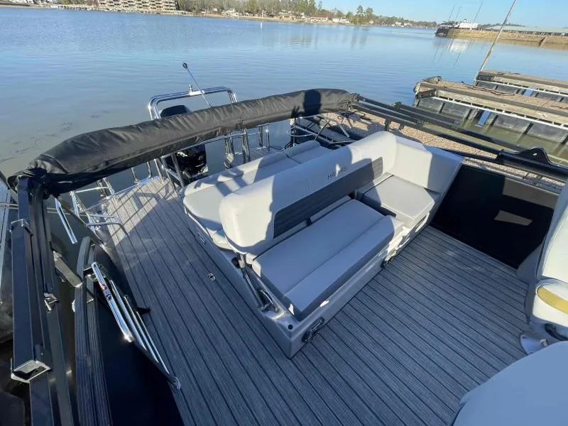 Slide: The Image of Harris SOLSTICE 230 2024 - 13