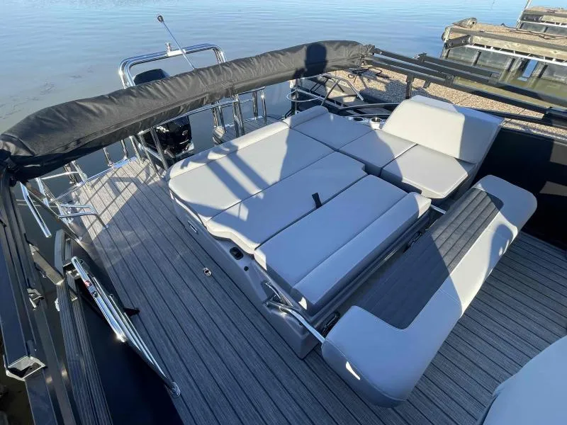 Slide: The Image of Harris SOLSTICE 230 2024 - 15