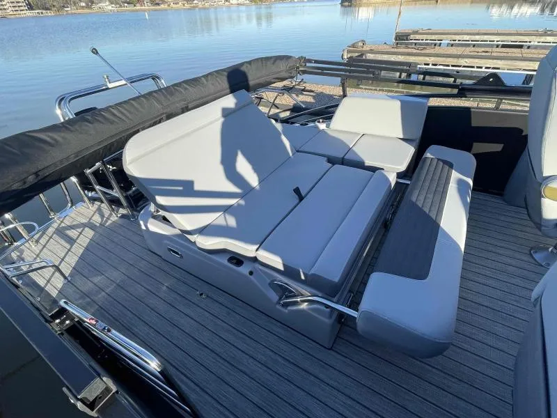 Slide: The Image of Harris SOLSTICE 230 2024 - 16