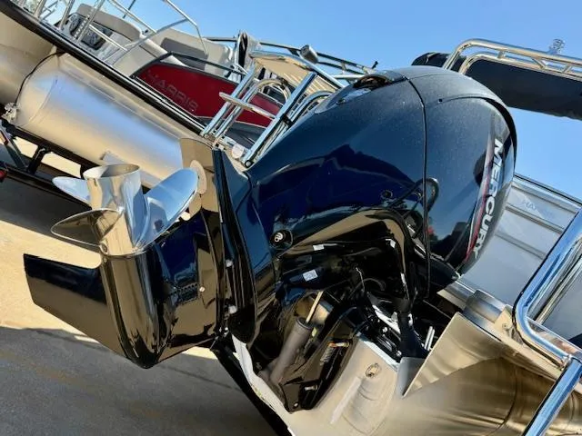 Slide: The Image of Harris HCX 23 CRUISER 230 2024 - 16