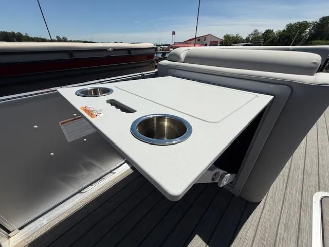 Slide: The Image of Harris HCX 23 CRUISER 230 2024 - 25