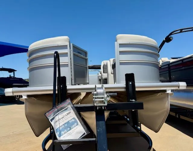 Slide: The Image of Harris HCX 23 CRUISER 230 2024 - 3