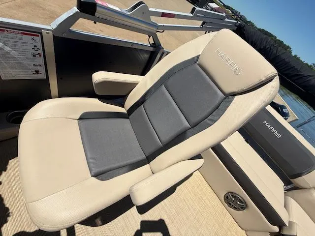 Slide: The Image of Luxury seating on 2024 Harris HCX 25 Cruiser 250 boat, featuring ergonomic design and premium materials. - 20
