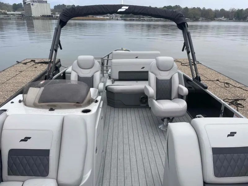 Slide: The Image of Starcraft CX 23 DL 2024 - 12