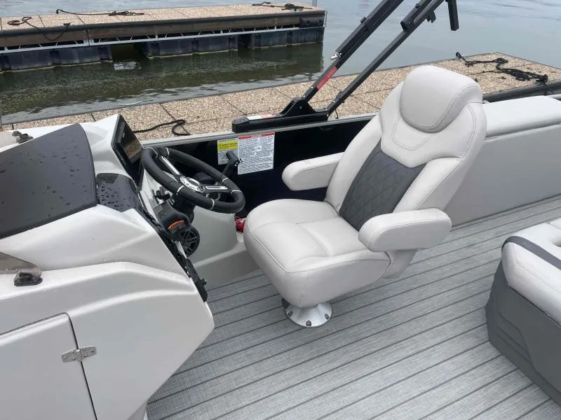 Slide: The Image of Starcraft CX 23 DL 2024 - 14