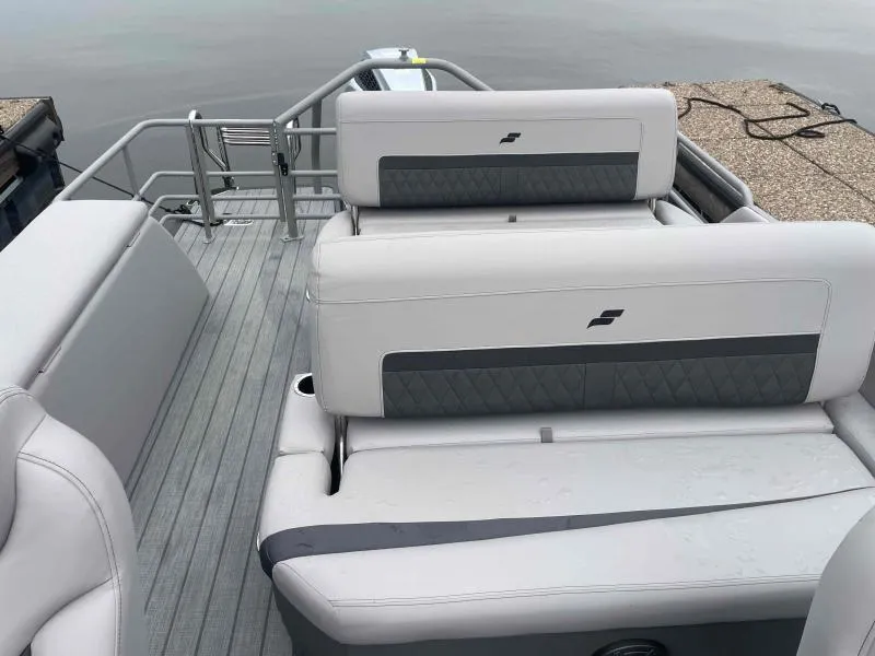 Slide: The Image of Starcraft CX 23 DL 2024 - 16