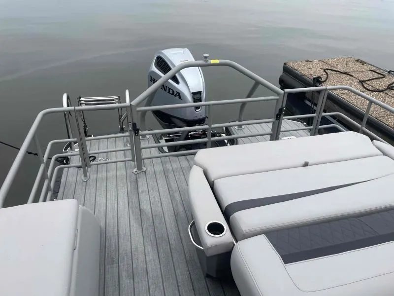 Slide: The Image of Starcraft CX 23 DL 2024 - 19