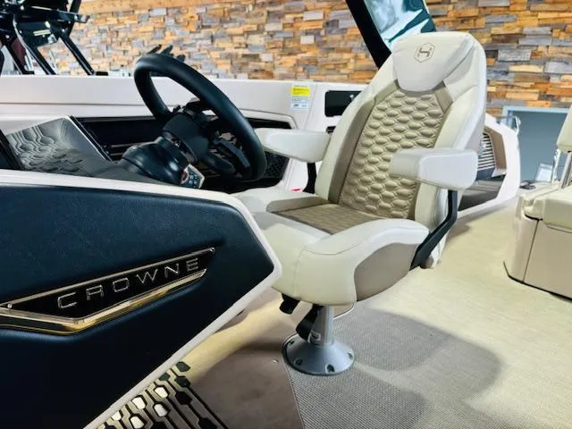 Slide: The Image of Harris CROWNE 250 2024 - 17