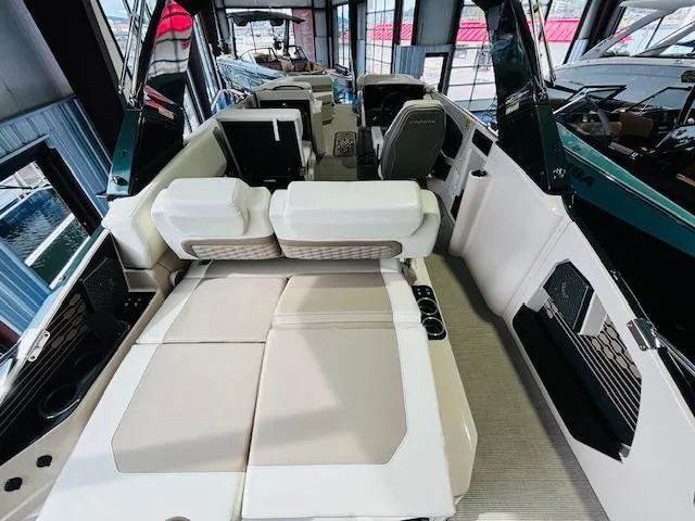 Slide: The Image of Harris CROWNE 250 2024 - 18