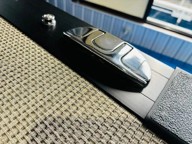 Slide: The Image of Harris CROWNE 250 2024 - 8