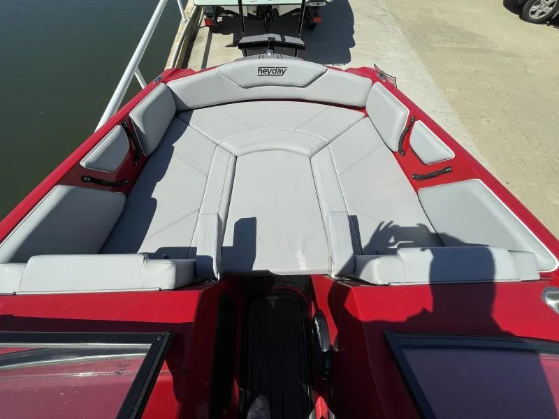 Slide: The Image of Heyday Wake Boats WT Surf 2024 - 4