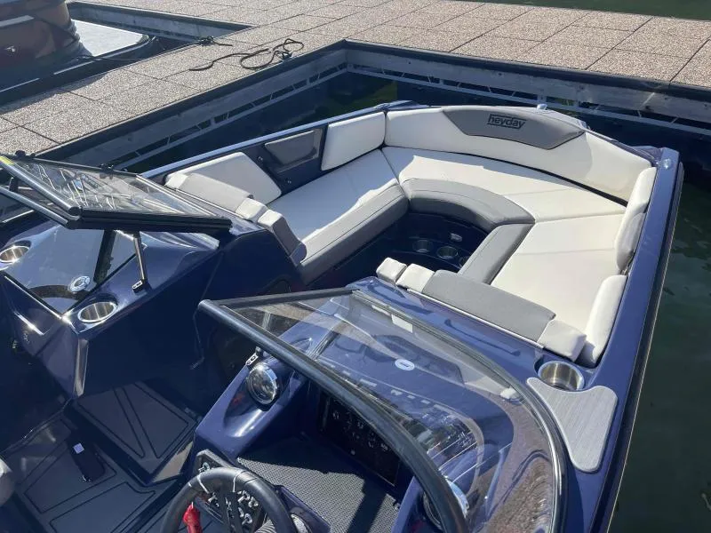 Slide: The Image of Heyday Wake Boats WT Surf 2024 - 10