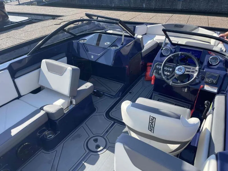 Slide: The Image of Heyday Wake Boats WT Surf 2024 - 11