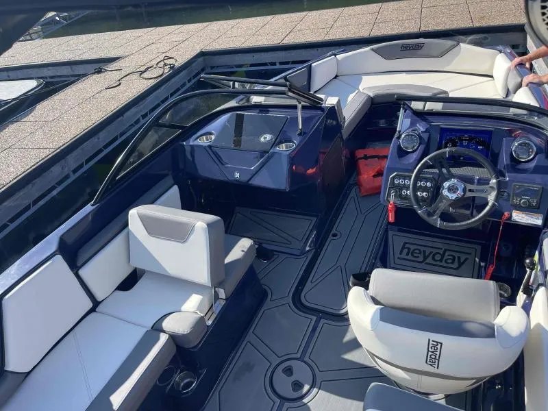 Slide: The Image of Heyday Wake Boats WT Surf 2024 - 12