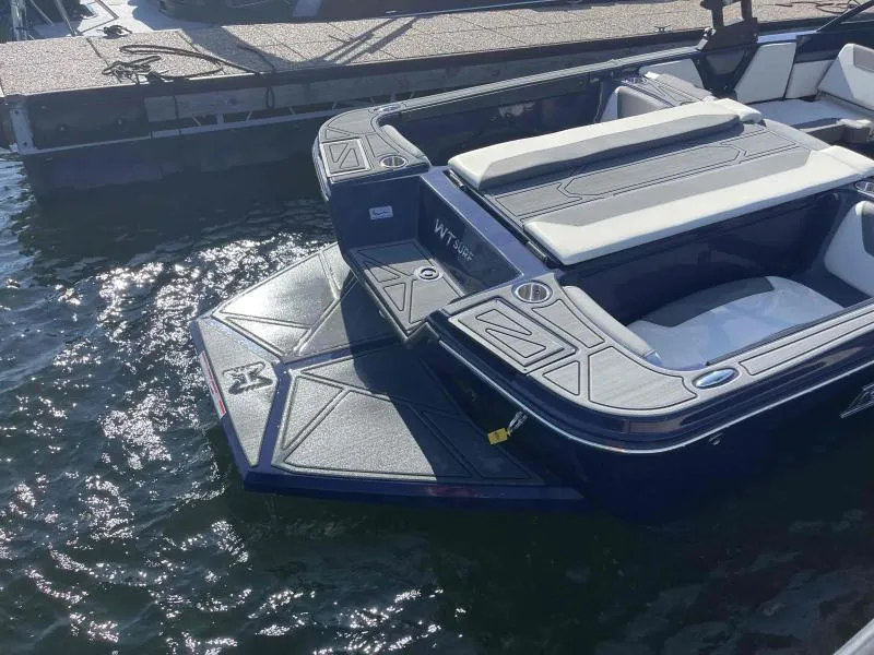 Slide: The Image of Heyday Wake Boats WT Surf 2024 - 14