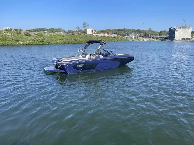 Slide: The Image of Heyday Wake Boats WT Surf 2024 - 5