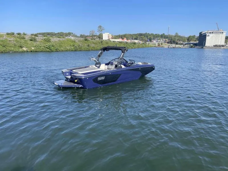 Slide: The Image of Heyday Wake Boats WT Surf 2024 - 6