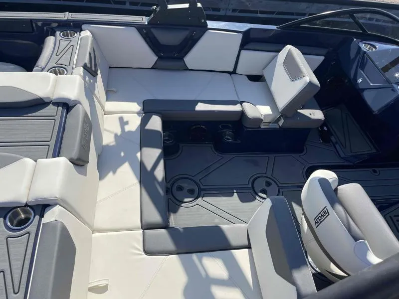 Slide: The Image of Heyday Wake Boats WT Surf 2024 - 7