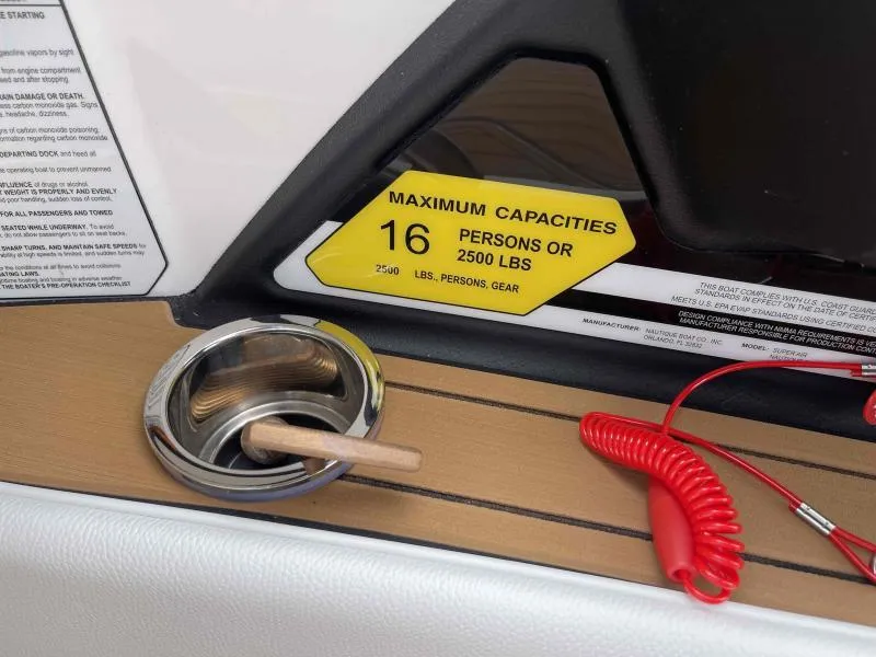 Slide: The Image of Nautique Super Air G23 2024 - 15