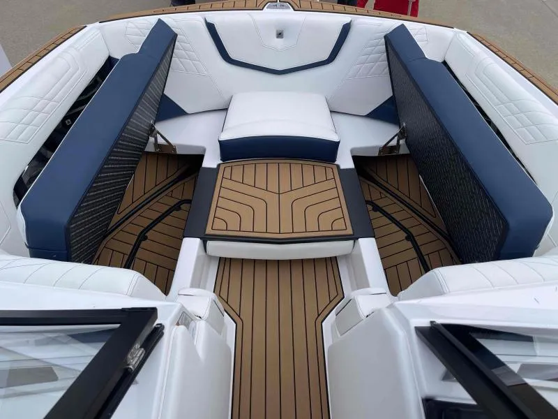 Slide: The Image of Nautique Super Air G23 2024 - 19
