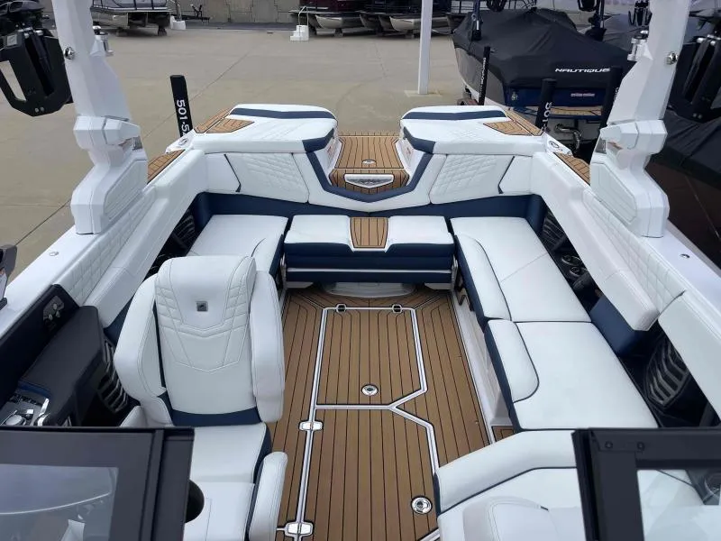 Slide: The Image of Nautique Super Air G23 2024 - 20