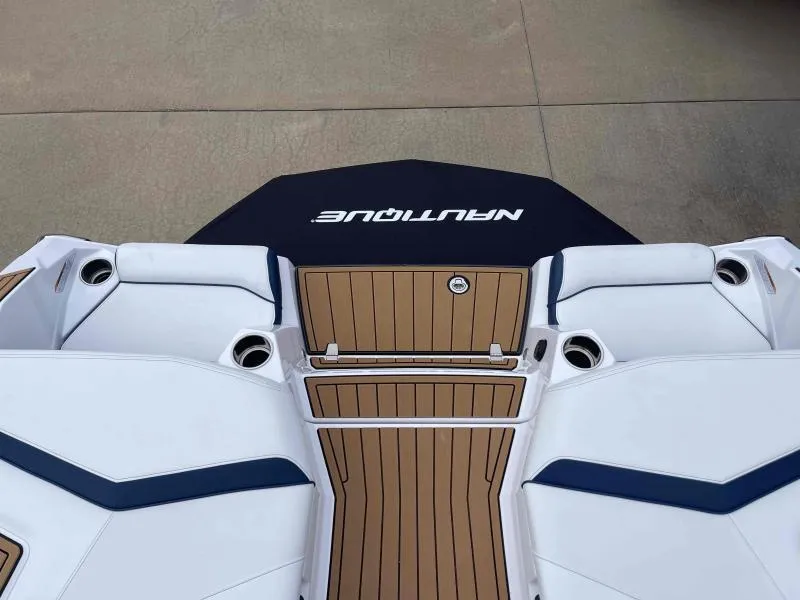 Slide: The Image of Nautique Super Air G23 2024 - 8