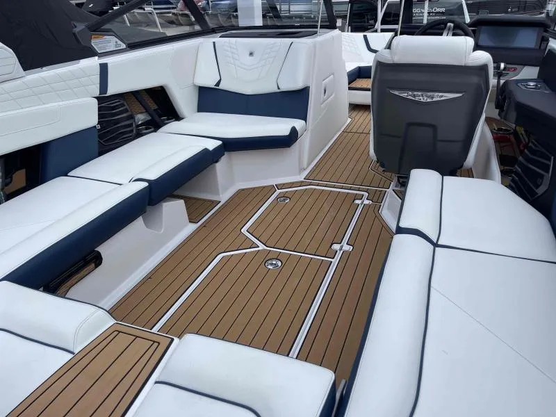 Slide: The Image of Nautique Super Air G23 2024 - 9