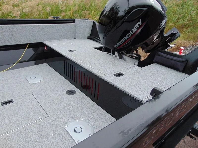 Slide: The Image of Crestliner 1650 Kodiak Side Console 2025 - 8