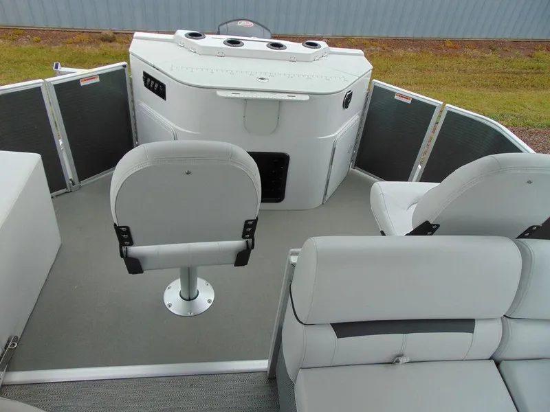 Slide: The Image of Godfrey Sweetwater 2286 FS 27 in. 2023 - 12