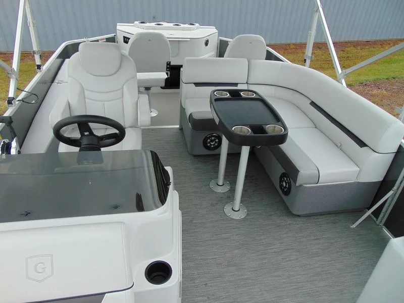 Slide: The Image of Godfrey Sweetwater 2286 FS 27 in. 2023 - 15