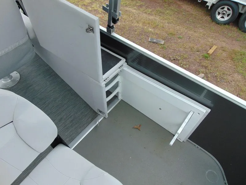 Slide: The Image of Godfrey Sweetwater 2286 FS 27 in. 2023 - 17