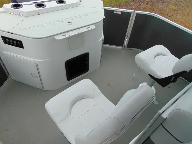 Slide: The Image of Godfrey Sweetwater 2286 FS 27 in. 2023 - 19