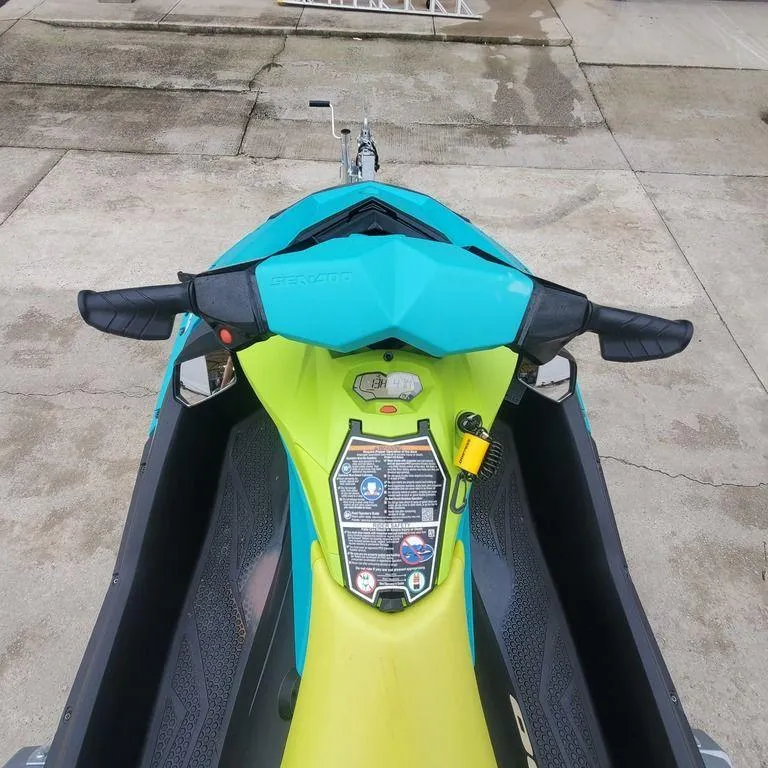 Slide: The Image of Sea-Doo Spark® 3-up Rotax® 900 ACE™ CONV & iBR 2022 - 6