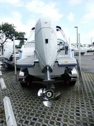 Slide: The Image of Monterey 255SS 2025 - 7