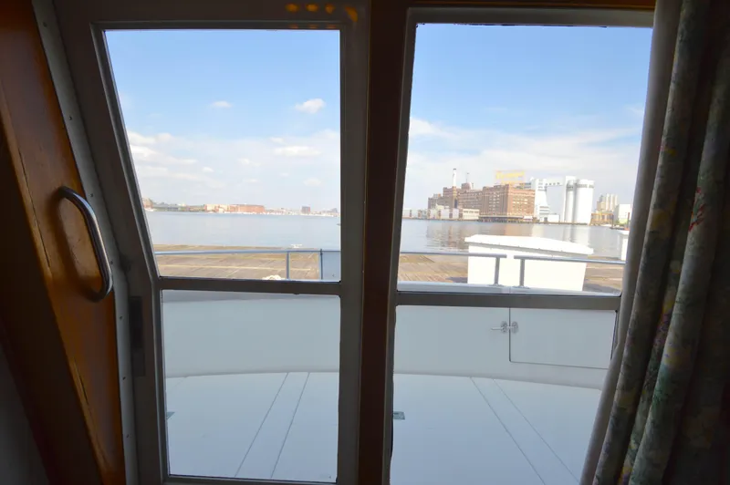 Slide: The Image of Carver 43 Cockpit Motoryacht 1991 - 52